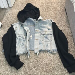 Cropped Jean jacket with hoodie